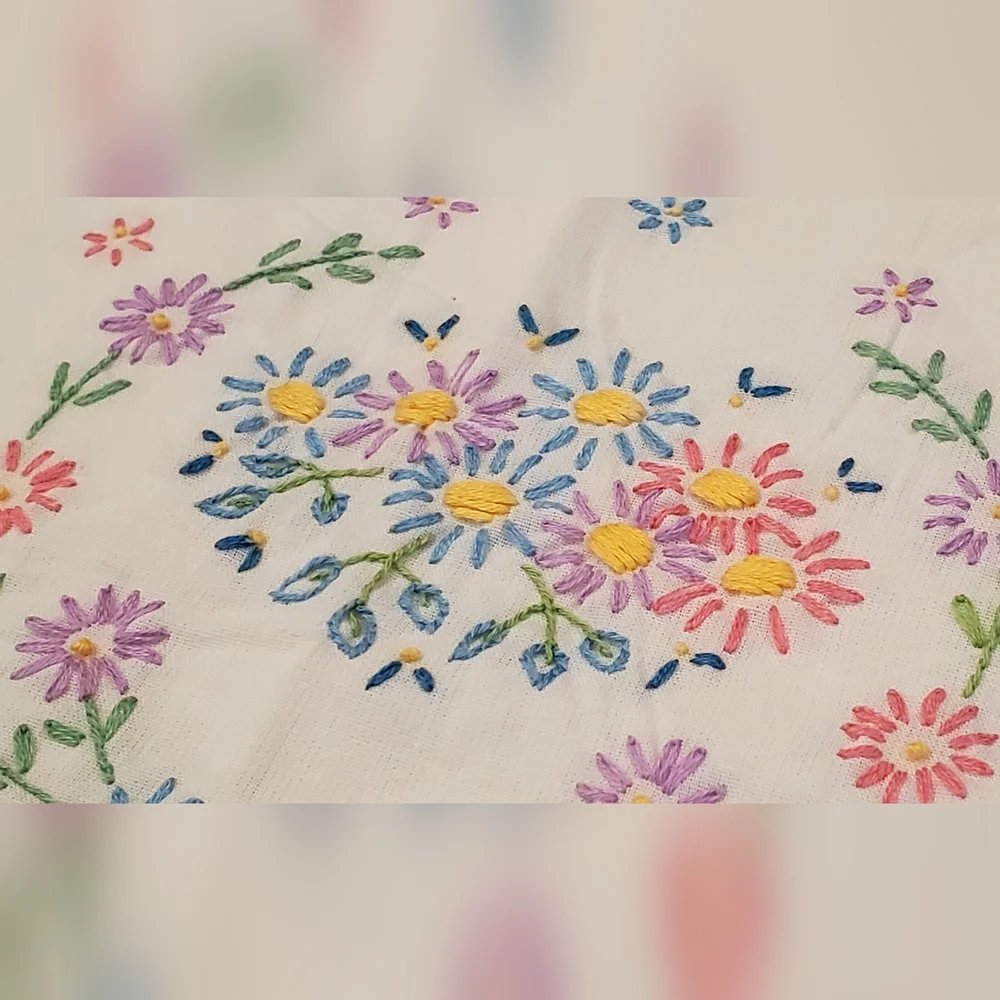 Vintage Hand Embroidered Spring Floral on White Pillowcase Set of 2, Queen, EUC